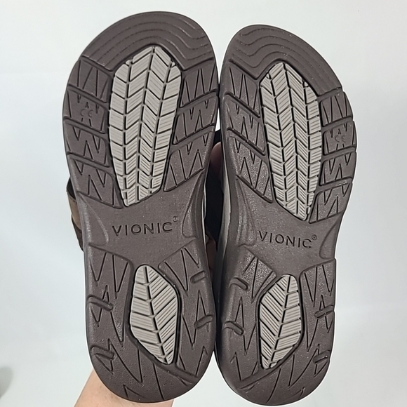 NEW Vionic Men's Canoe Dennis Toe-Post Sandal - Leather Flip-flop size 7 - Picture 7 of 8